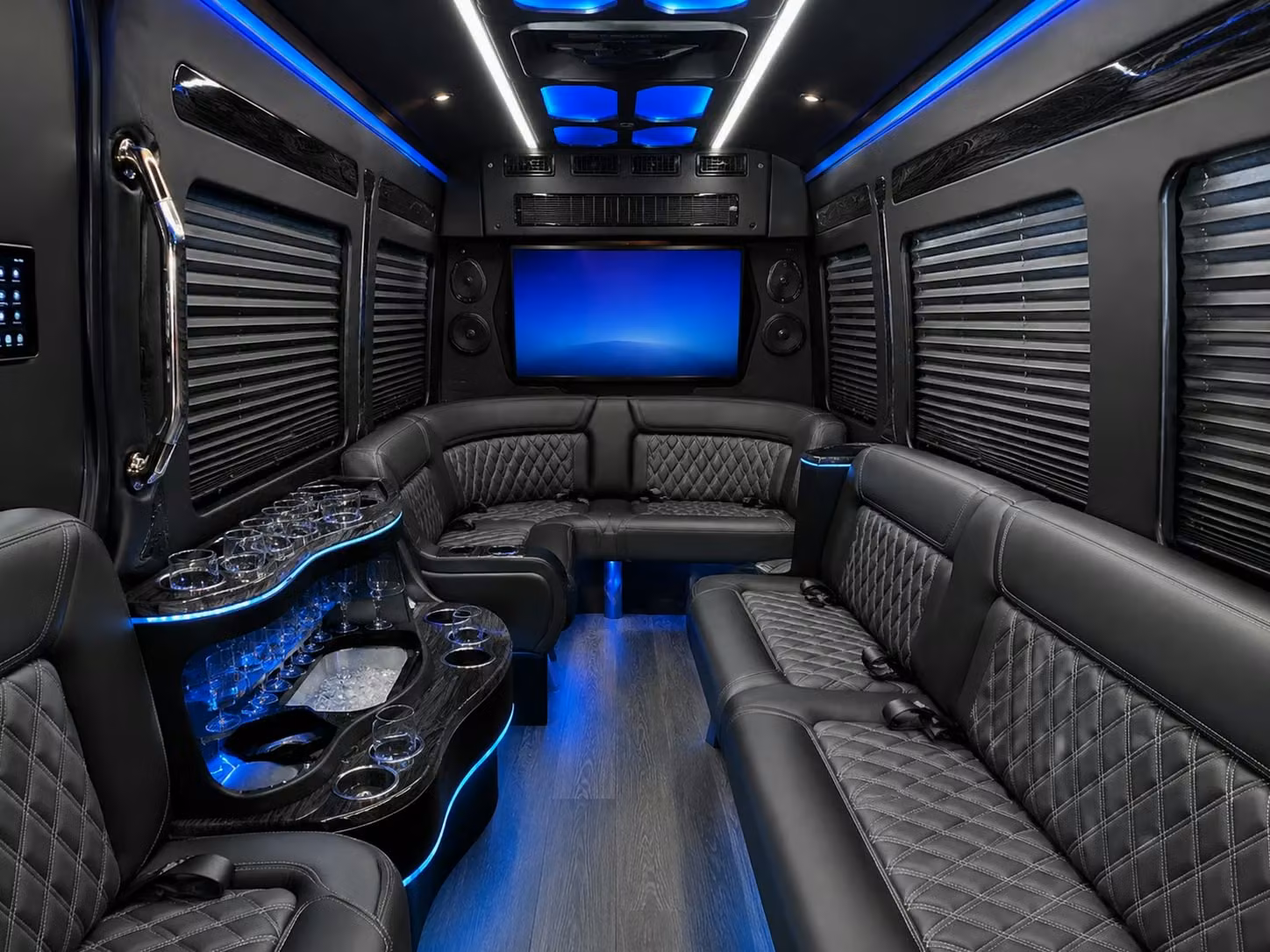 charterbusrentaltuscaloosaal com is the easiest way to compare prom transportation prices in tuscaloosa