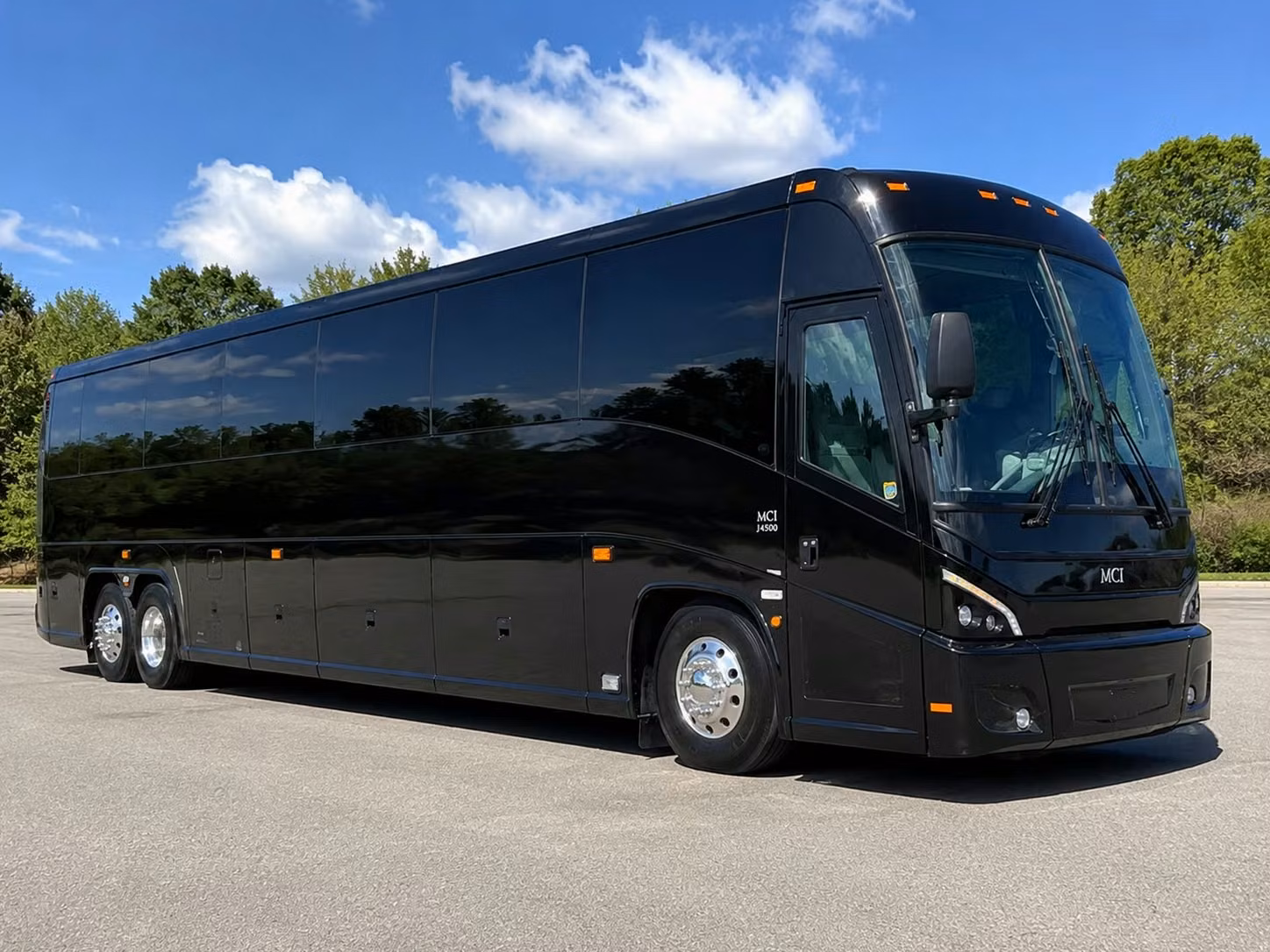 corporate event and employee shuttle bus rentals in tuscaloosa