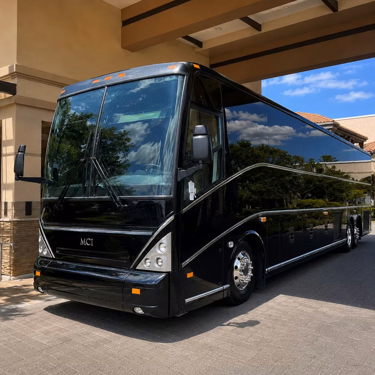 employee shuttle services and daily commuter transportation in tuscaloosa