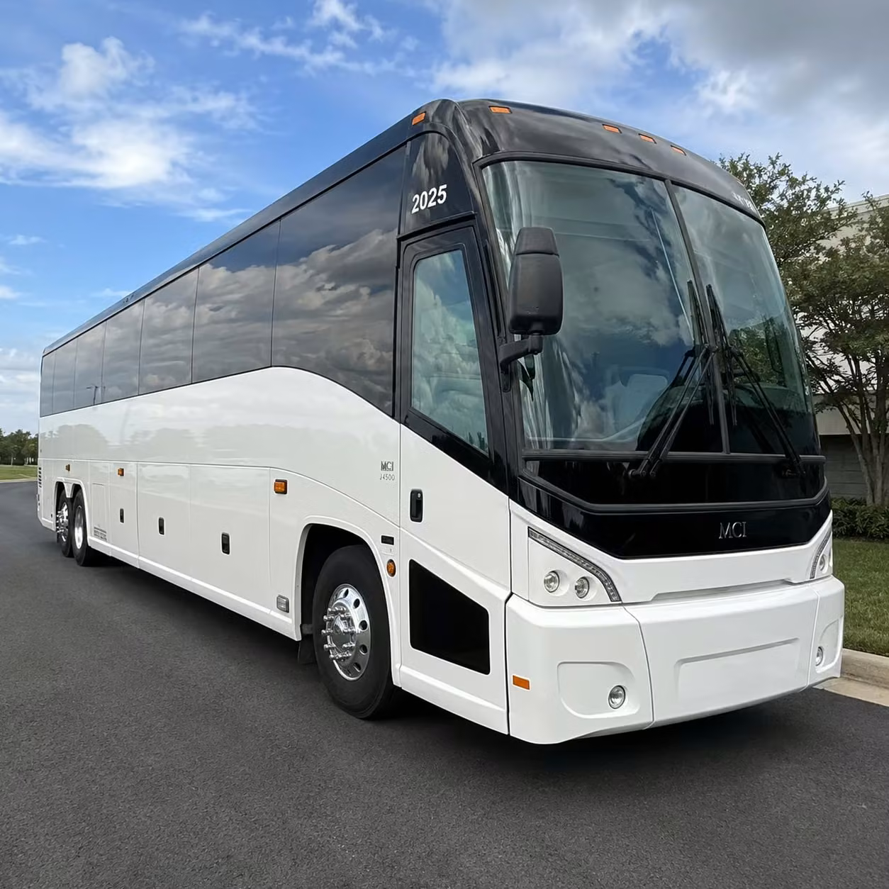 tuscaloosa amphitheater concert shuttles make game nights and show nights stress free